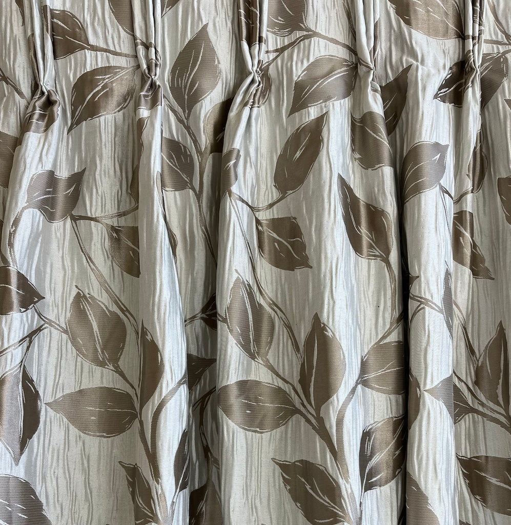 Taupe Leaf
